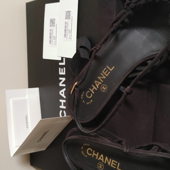Chanel Black Suede Sandals 40 Interlocking CC Logo Camellia Flowers 2021 Cruise - Picture 7 of 16
